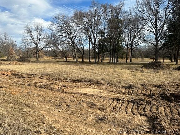 3rd image of 39 Reserve Rd