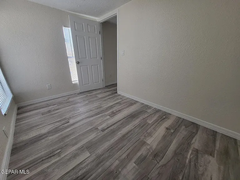 7143 N Loop Dr #E — Photo 6
