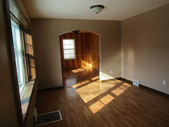 Livingroom facing dining room