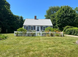 170 Lakeview Ave, Falmouth, MA 02540