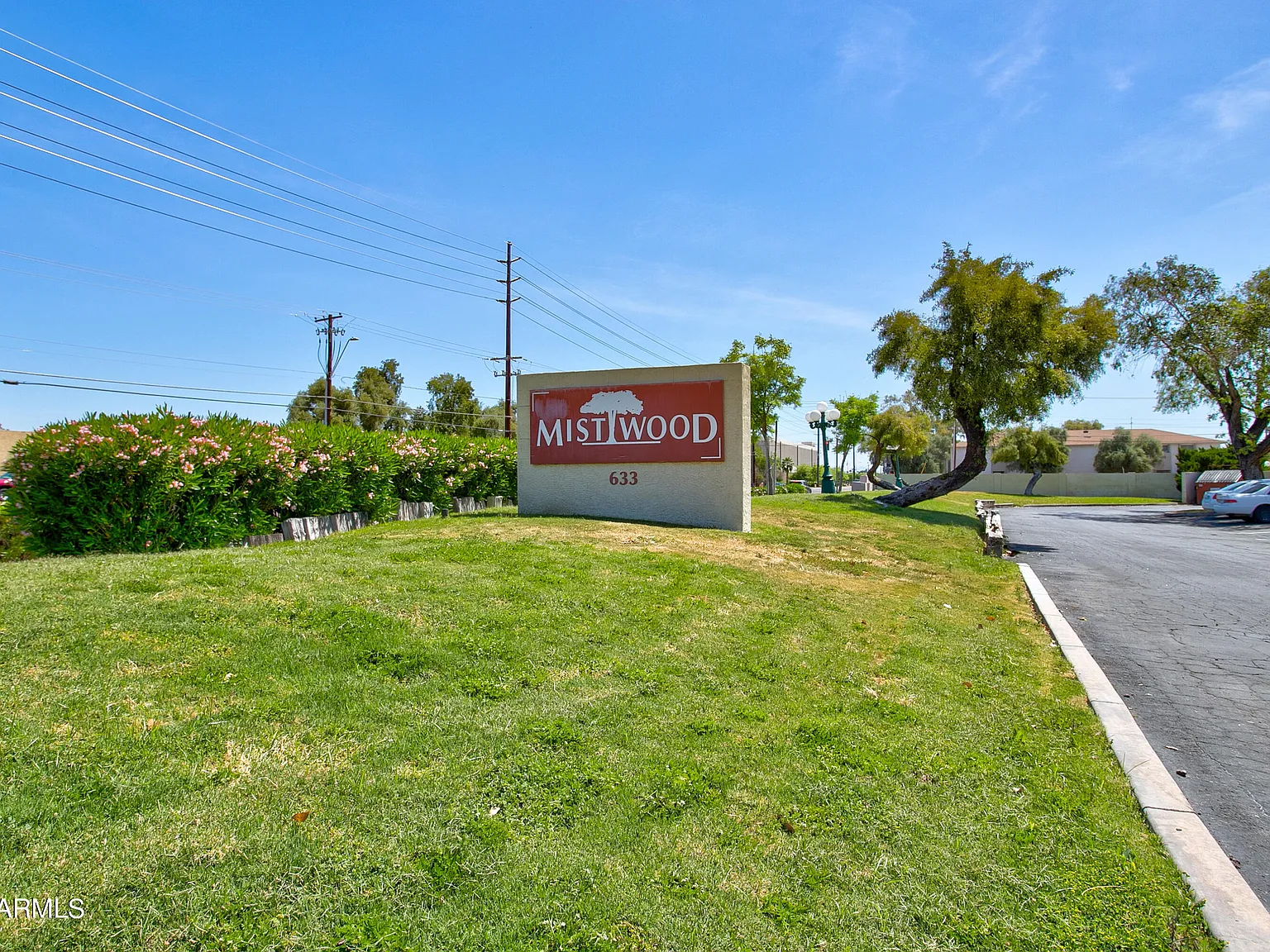 2 bed, 2.0 bath, 972 sqft, $1,799 — Photo 2
