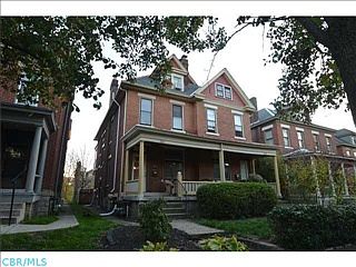 1st image of 321 W Hubbard Ave