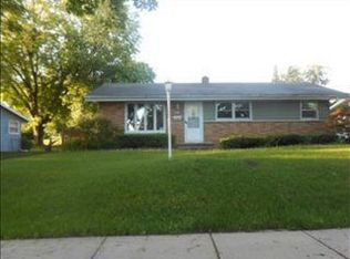921 Monica Ln, Madison, WI 53704