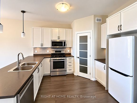 2nd image of 64 Ledgerock Ct
