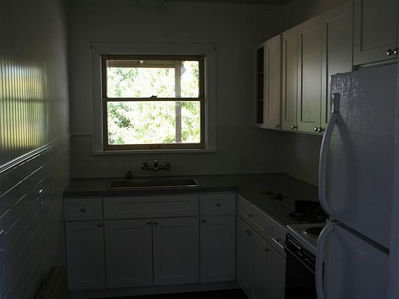 2nd image of 1106 Naval Ave #1