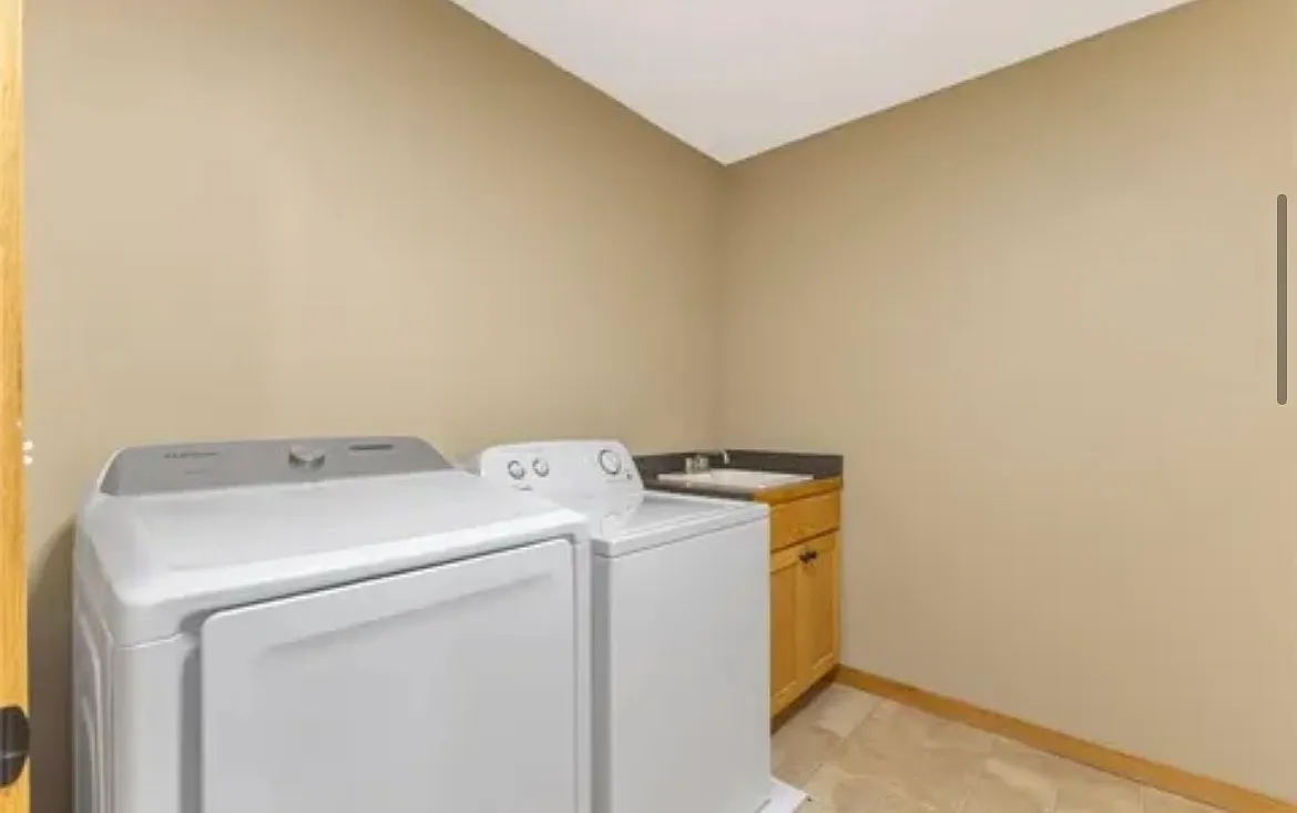 3 bed, 2.5 bath, 1700 sqft, $2,595 — Photo 1