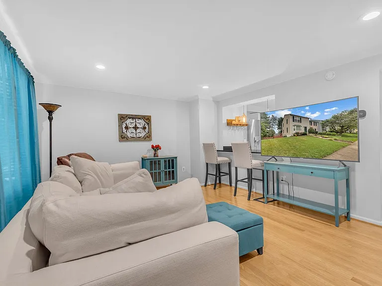 7113 Latour Ct — Photo 3