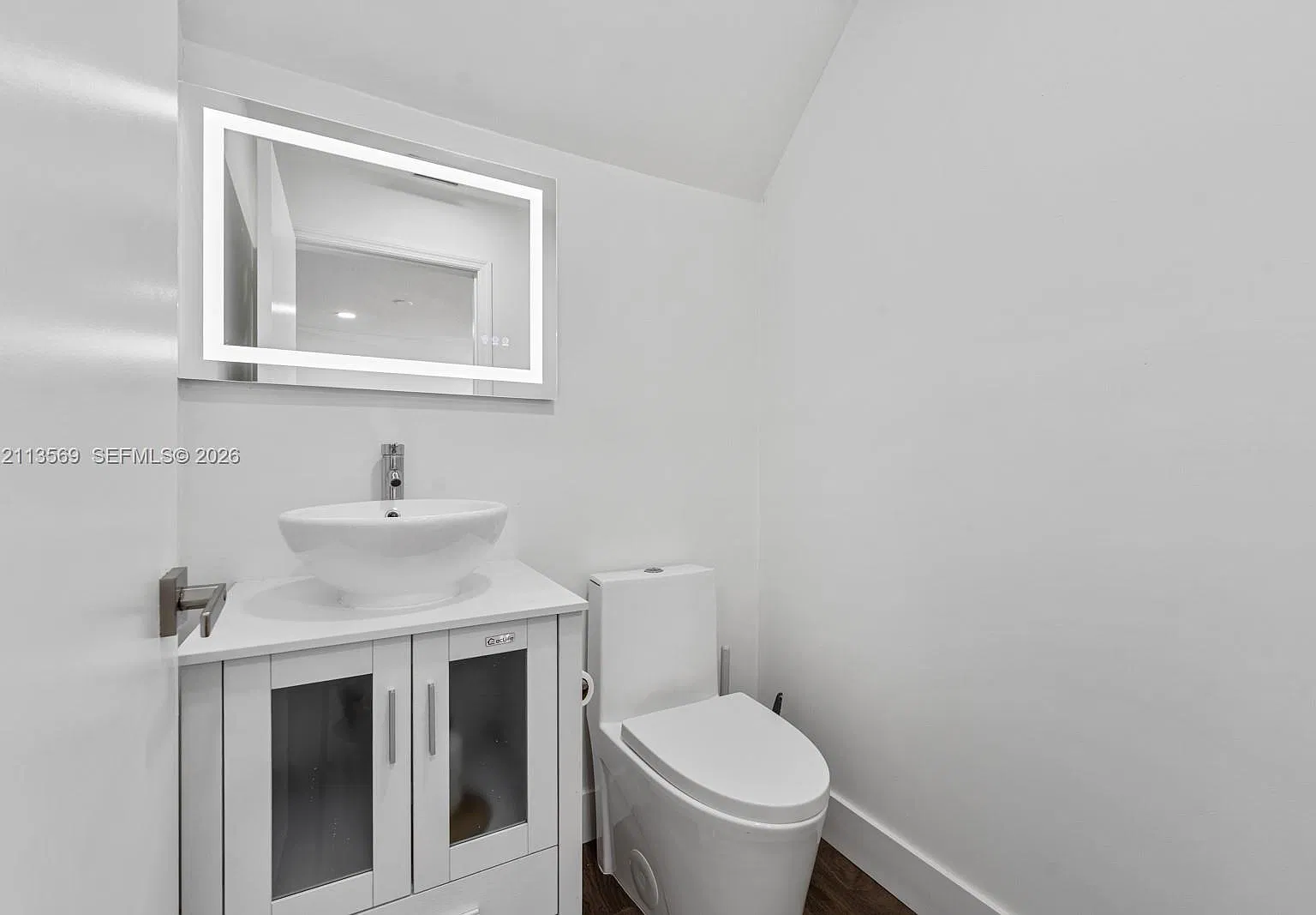 3 bed, 2.5 bath, 1220 sqft, $3,150 — Photo 1
