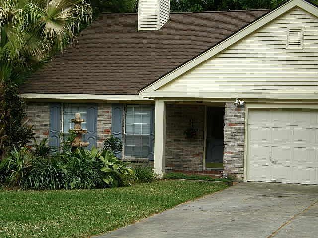 Charming 1 Story home.