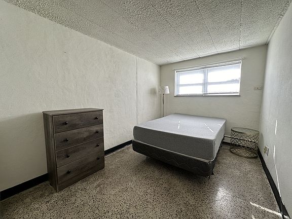 4th image of 2441 Holmes St APT 1