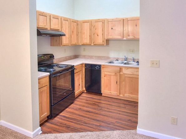 711 Harrison Ave #211