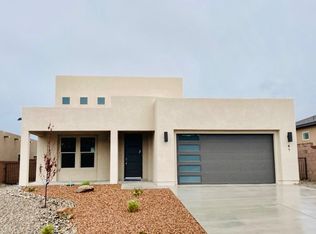 41 Confianza St, Los Alamos, NM 87544