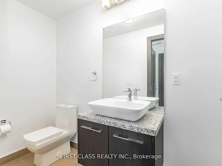 220 George St #907 — Photo 8