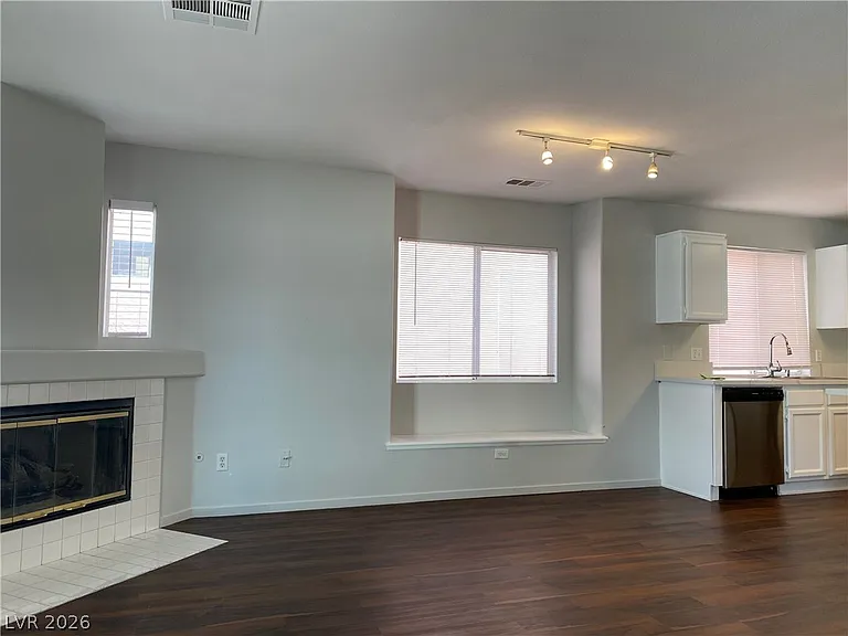 1904 Cedar Bluffs Way — Photo 4