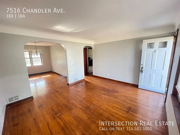 7516 Chandler Ave — Photo 4