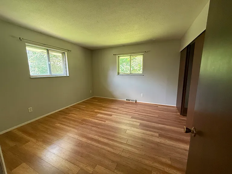 215 N 2nd St #B — Photo 16