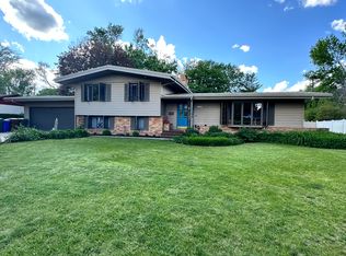 1925 McDonald Dr, Huron, SD 57350