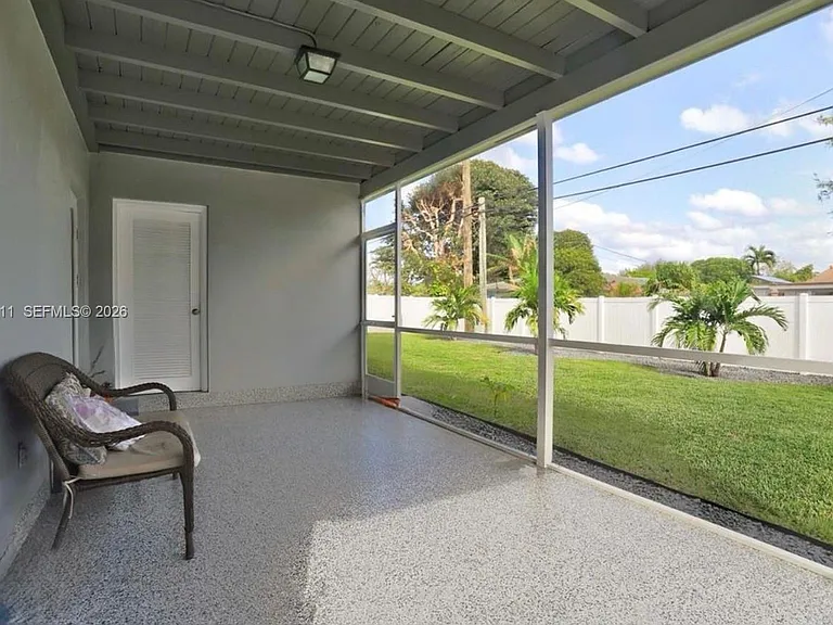 2550 N Dixie Hwy #2570 — Photo 13