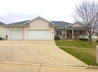 2007 Reed St, Grinnell, IA 50112