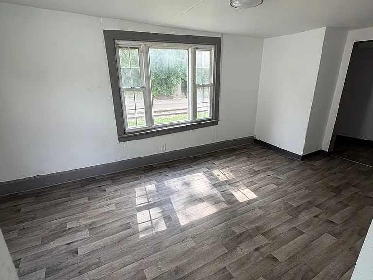 917 Gilbert Ct — Photo 11