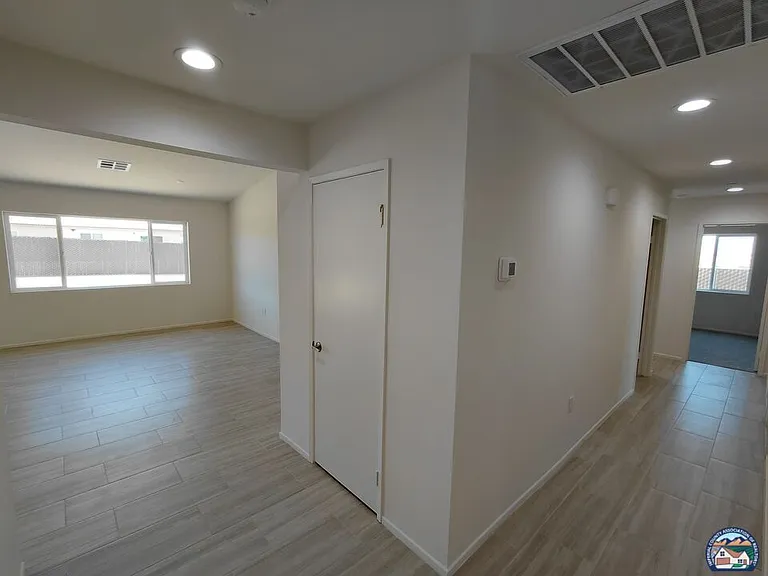 485 Palomino Ct — Photo 3