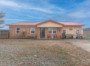 814 E 8th St, Rector, AR 72461