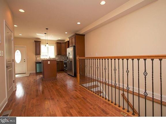 3rd image of 1626 W Stiles St Floor 1