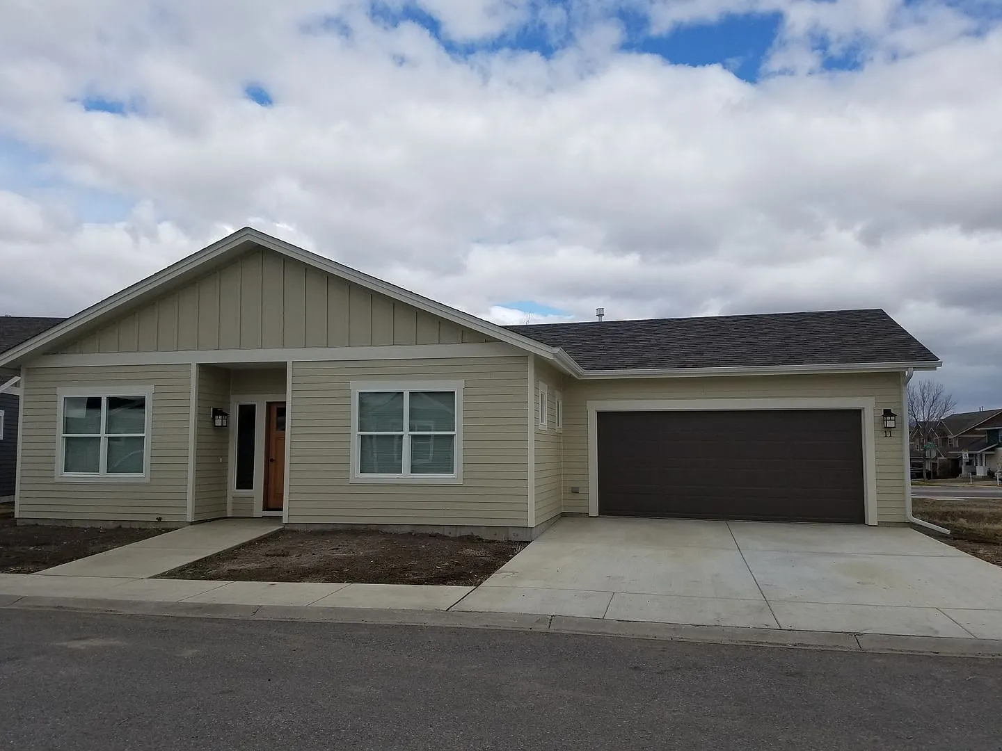 3 Bed 2 Bath w/ double attached garage in Bozeman — Photo 1