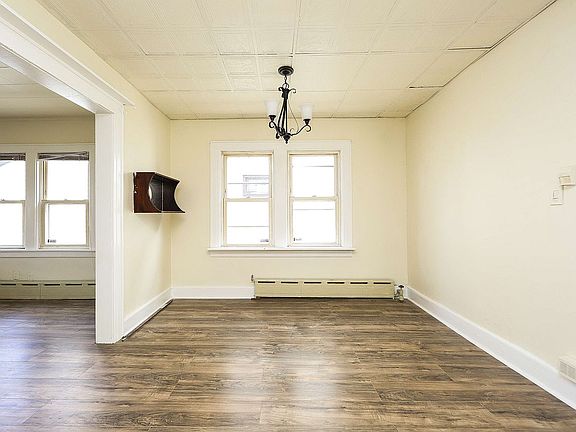 3rd image of 91-10 Vanderveer St #1