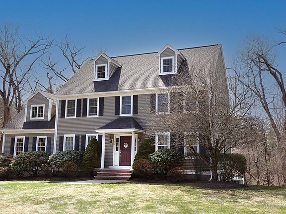 3rd image of 122 Elm St