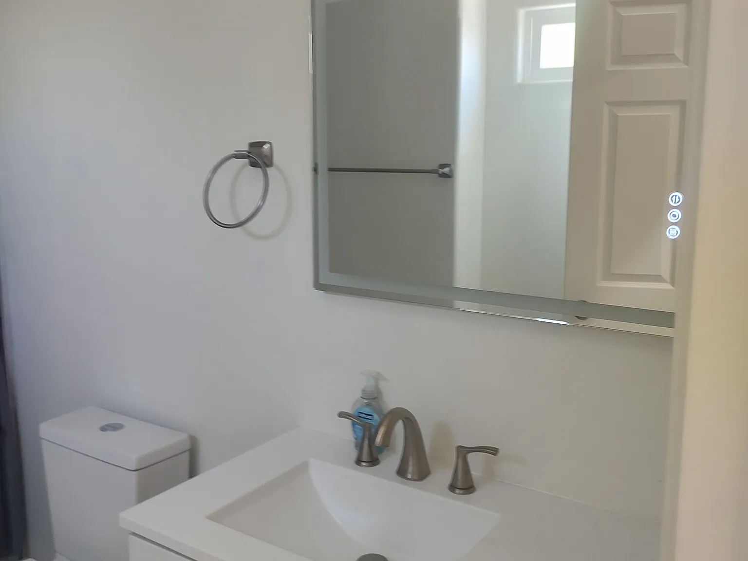 2 bed, 2.5 bath, 1500 sqft, $2,000 — Photo 4