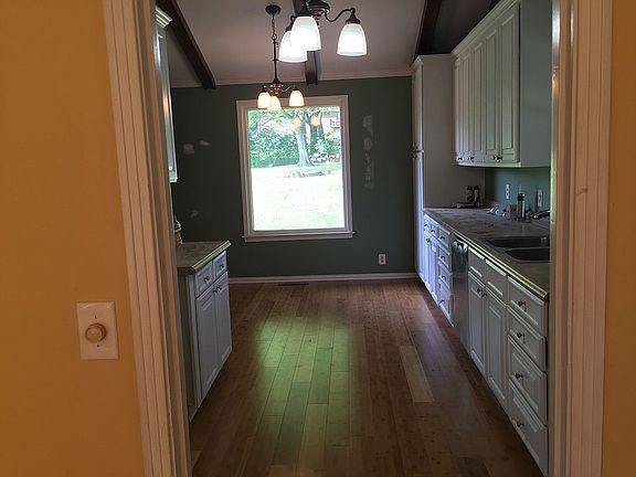 Fully renovated 4 bd room