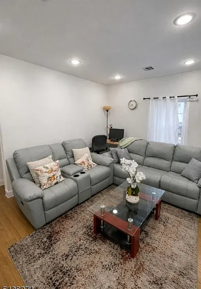 415 Bloomfield Ave #2 — Photo 8