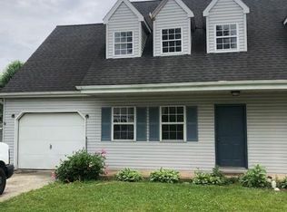 3316 E Pheasant Dr, Dover, PA 17315