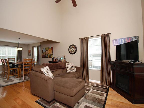 3rd image of 5993 Thunder Gulch Dr