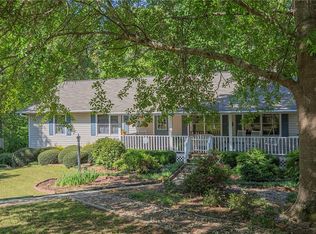 203 Lakefront Rd, Townville, SC 29689