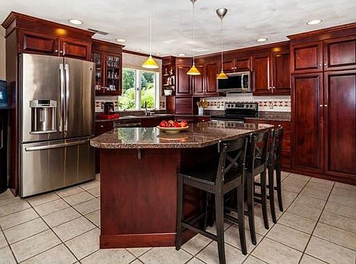 3rd image of 4 Roseanna Park Dr