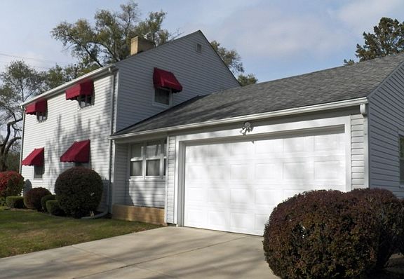 4th image of 1723 Van Wie Ave