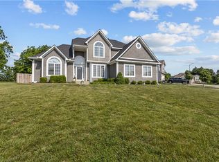 804 154th Cir, Basehor, KS 66007