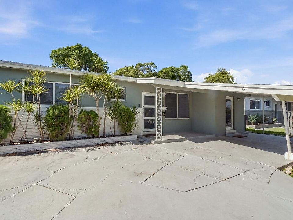 1st image of 309 SW 7TH Court