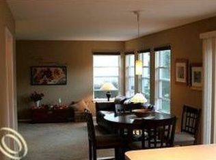 4575 Commerce Woods Dr, Commerce Twp, MI 48382