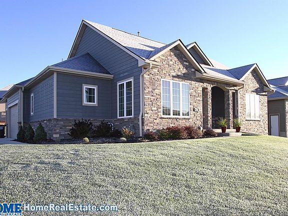 3rd image of 2948 Valley Stream Dr