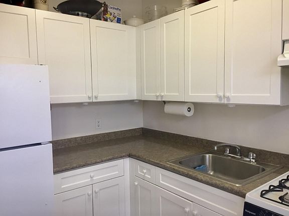 3rd image of 24 Beacon Hill Dr APT 12A1