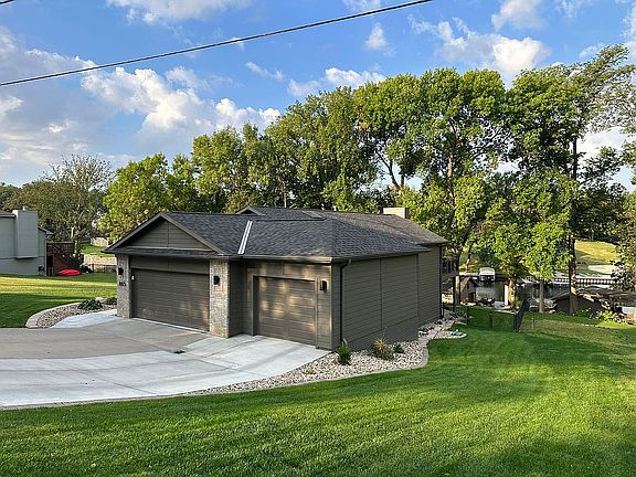 3rd image of 8875 Verdon Cir