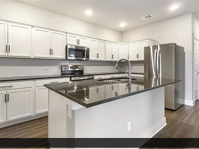 3920 Yukon Ln — Photo 3