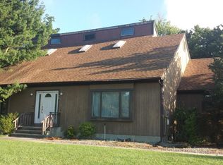 23 Baskenridge Dr, Middletown, NJ 07748