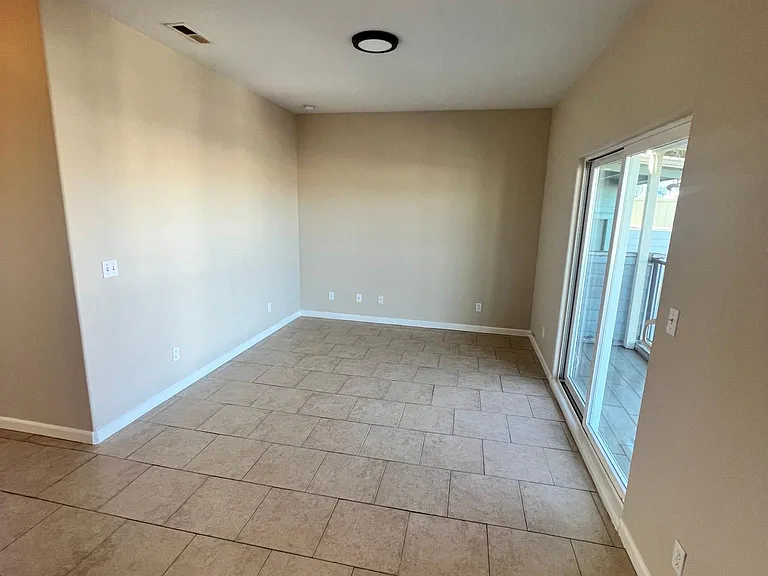 129 Blake St — Photo 1