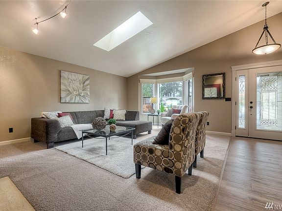 5th image of 5023 Laura St SE
