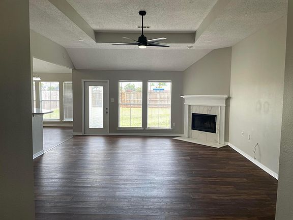 3rd image of 26 Tuscany Dr