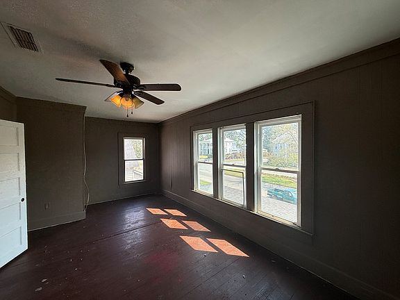5th image of 605 W Central Ave